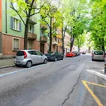 Guesthost - Borgo Bliss In Parma's San Giuseppe District Διαμέρισμα Πάρμα