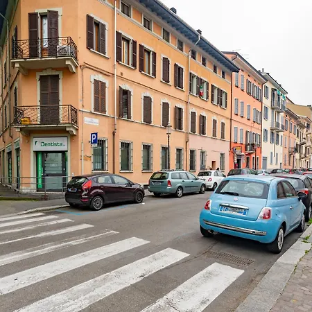 Guesthost - Borgo Bliss In Parma's San Giuseppe District Διαμέρισμα *