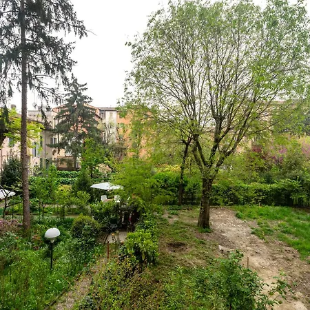 Guesthost - Borgo Bliss In Parma's San Giuseppe District Πάρμα