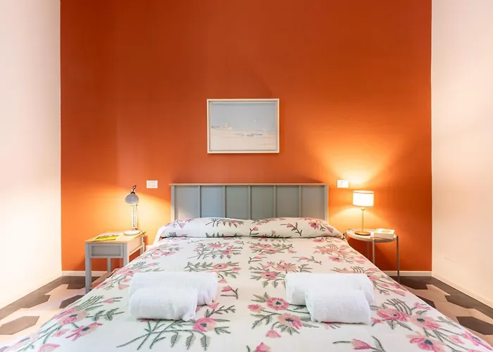 Guesthost - Borgo Bliss In Parma's San Giuseppe District Apartment *