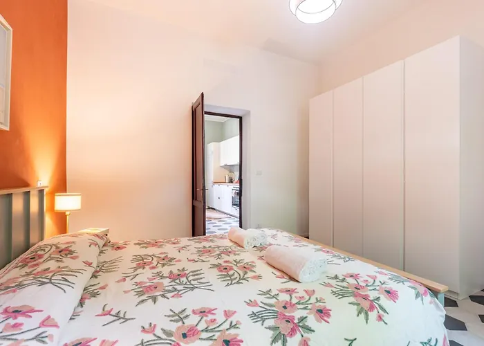 Guesthost - Borgo Bliss In Parma's San Giuseppe District Apartment Parma